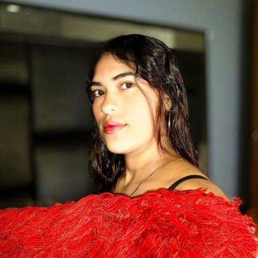 KiaraVarela live video image