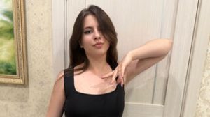 KiraHolls online shows image