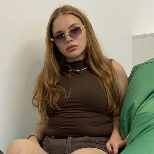 KrystynaStalvey livesex pussy image