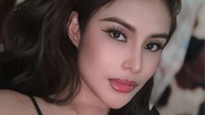 KylieTriumph fingering ass image