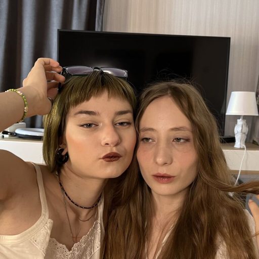 LaineAndCarina vibrator lj image