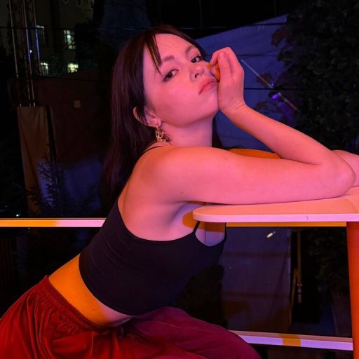 LalaLilith show fingering image