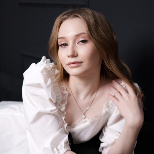 LanaMais cam naked image