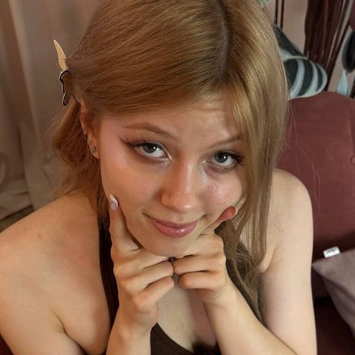 LanayaVerne pussy show image