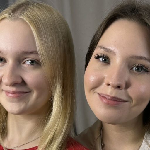 LannieAndMadalin online shows image