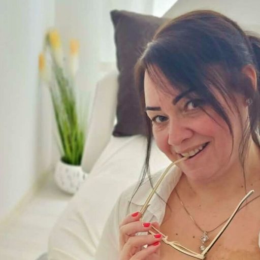 LaraLuise real strip image