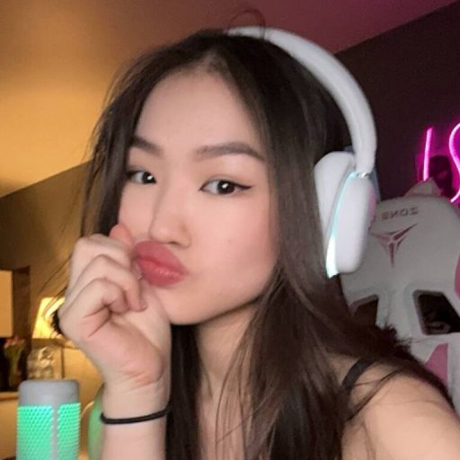 LaraSilina online shows image