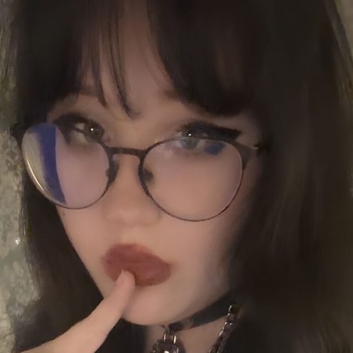 LauraNightshade photos webcam image