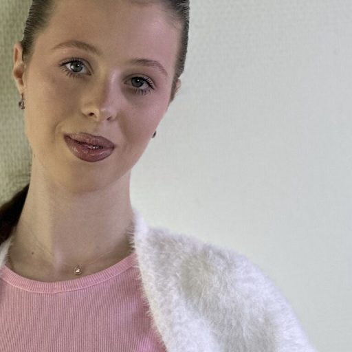 LaurieCanchola webcam free image