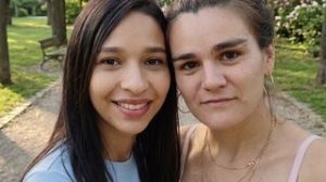 LauryAndLina preview