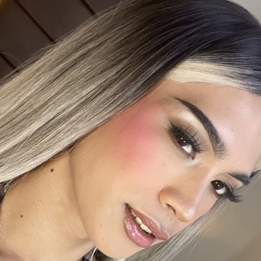 LavidaLopez show fingering image