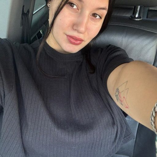 LeaMorena cam naked image
