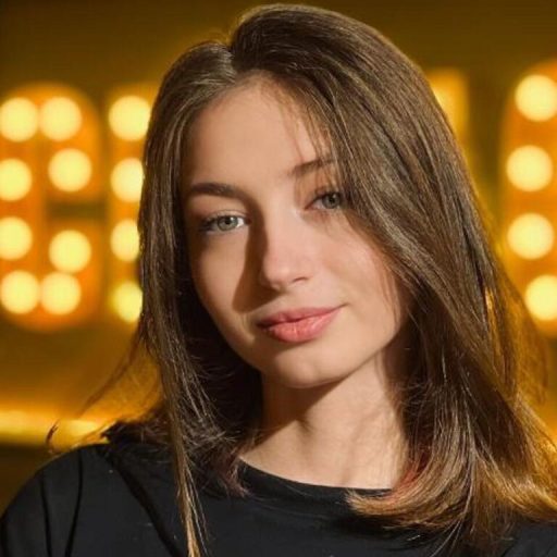 LeanneLabounta online shows image