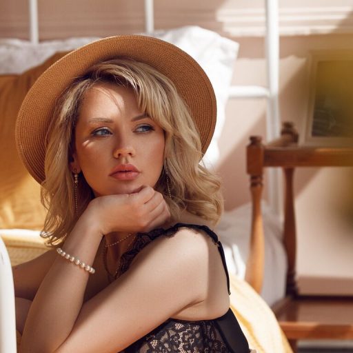 Leonika strip amateur image