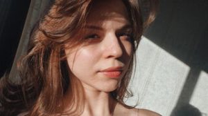 LesleySky naked porn image