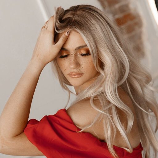 LeslieMineg online shows image