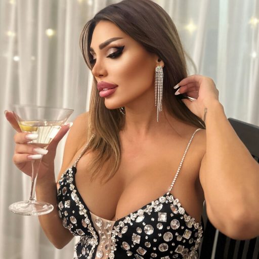 LeticiaLoren real strip image