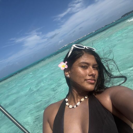 Lettys recorded live image