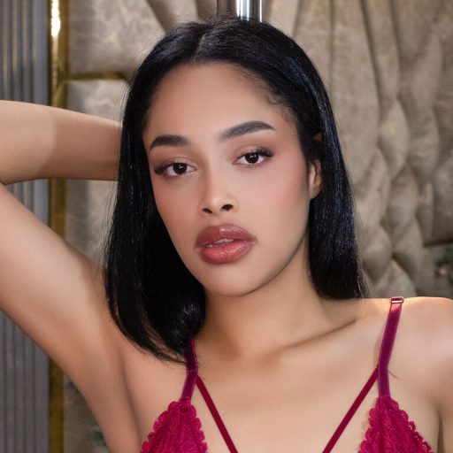 LexaQueen shows recorded image