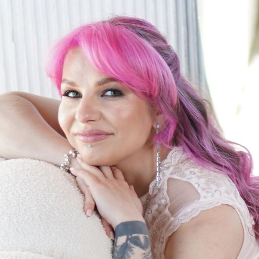 LeyaTaryn shows recorded image