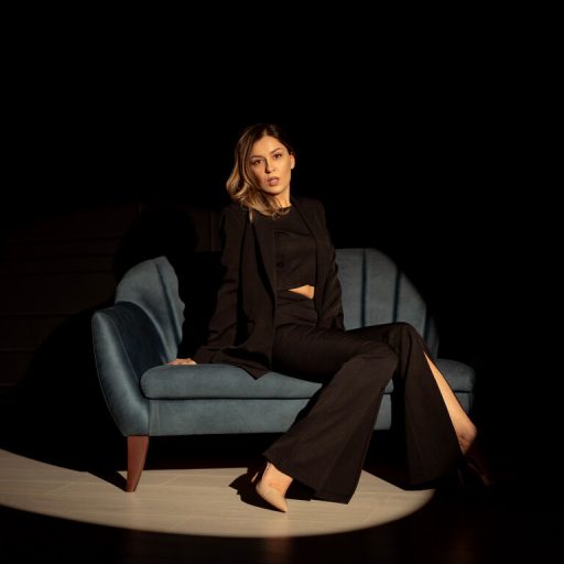 LeylaNagi strip amateur image