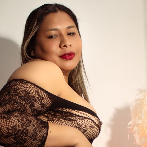 LianaNoa pussy show image