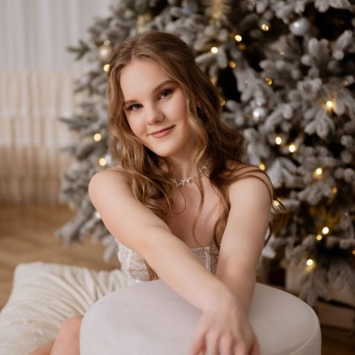 LiliLohan cam naked image