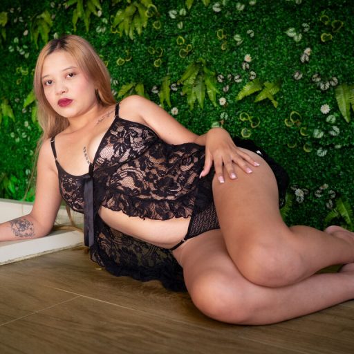 LilianaVega strip amateur image