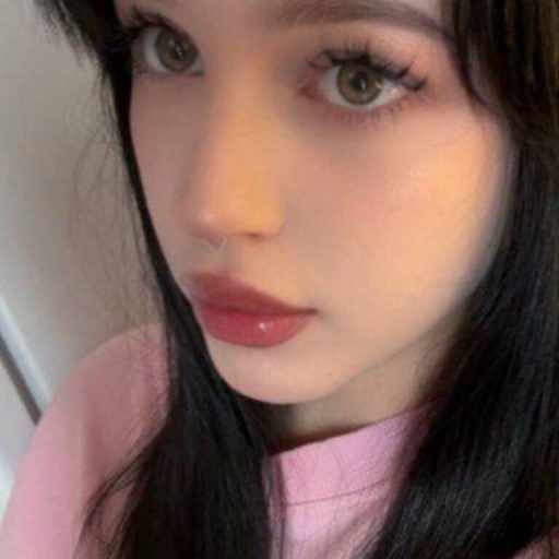 LilithWholsh recorded live image