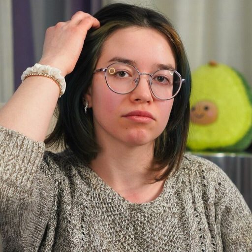 LilliaPerow pussy show image