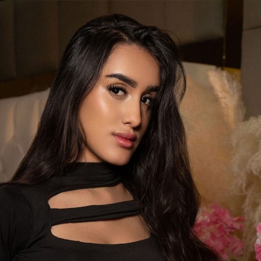 LilyMikelson pussy show image