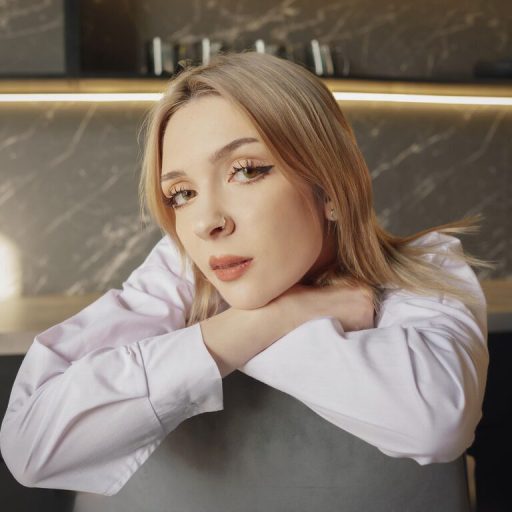 LilyMoony amateur lush image