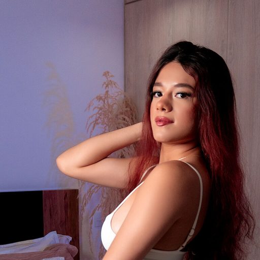 LinaEvy live video image