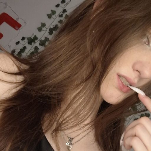 LinetteBuenger dildo real image