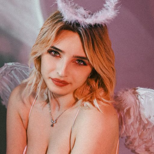 LisaBrener amateur lush image