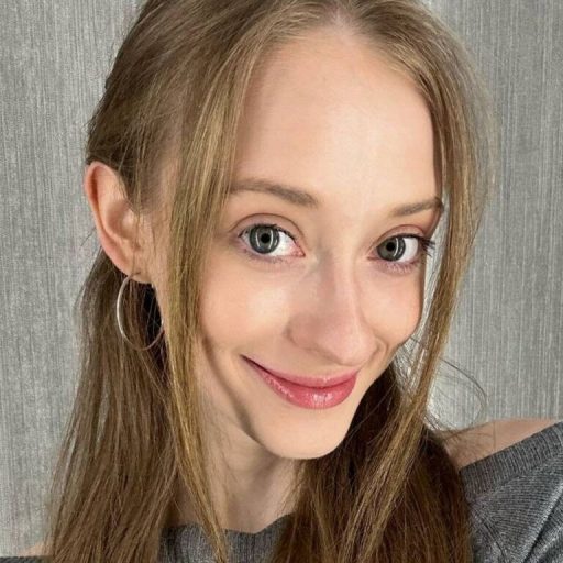 LisaMiriam pussy show image