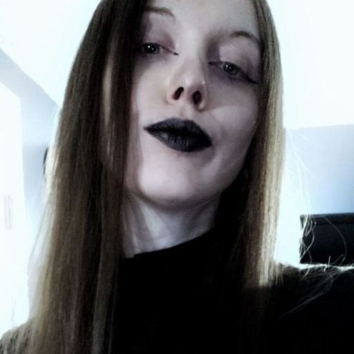 LisbethDark live video image