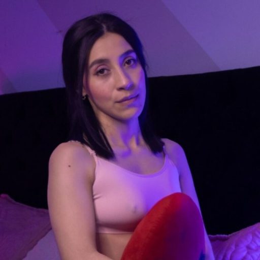 LizNova cam naked image