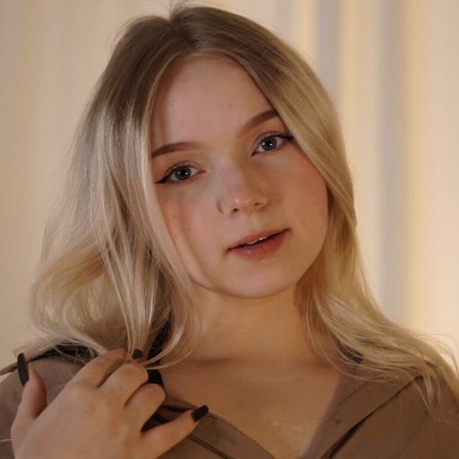 LizbethGodbold live video image