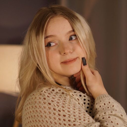 LizbethGodbold live video image