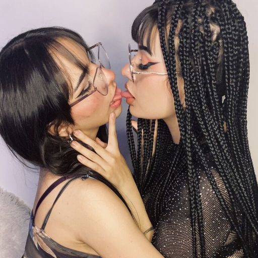 LizzyAndCami fingering ass image
