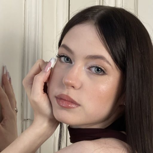 LizzyWelles vibrator lj image