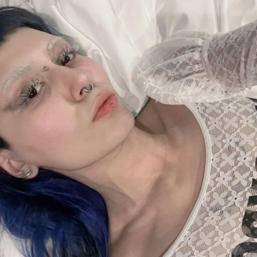 LolaAllien pussy show image