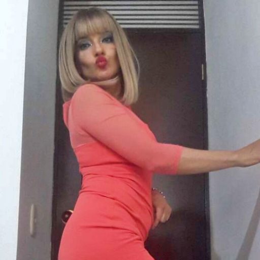 LolaSantana real strip image