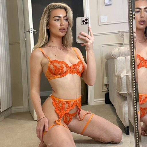 LolaValentina pussy show image