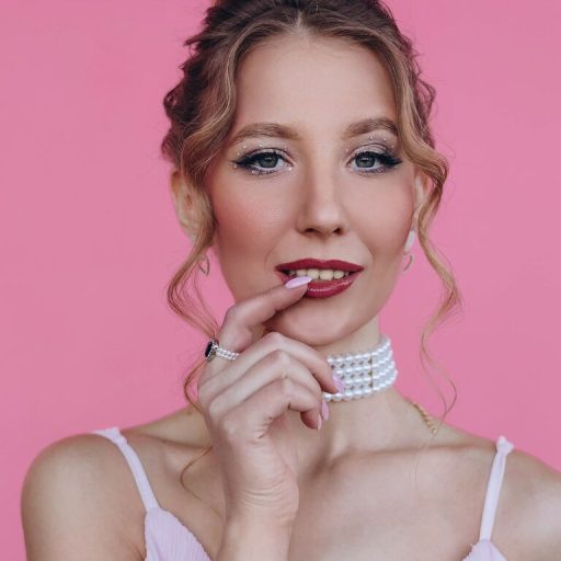 LolaWilsons recorded live image