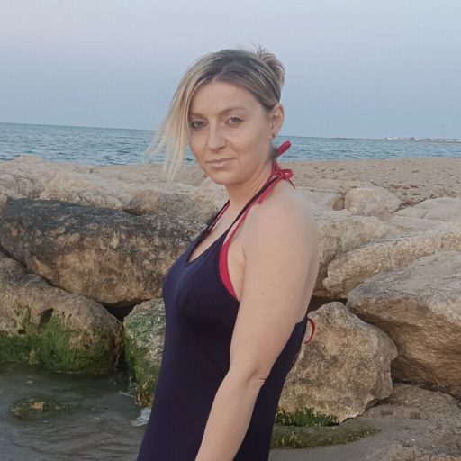 LoucilleDiamond free dildo image
