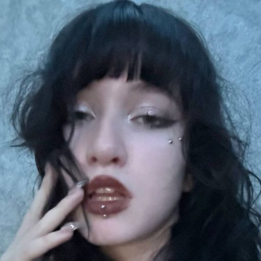 LouisePerrish video photos image