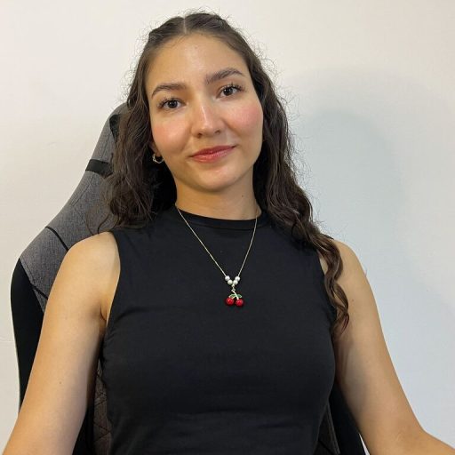 LucianaBetan pussy show image