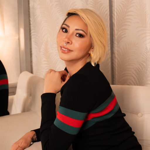 LucyBelmont amateur lush image